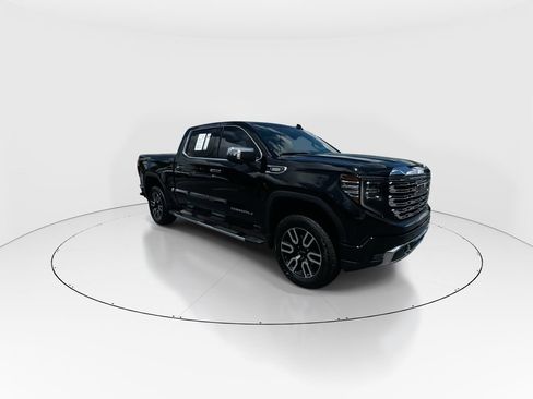 Used 2024 GMC Sierra 1500 Denali w/ Technology Package AWD/4WD image 2