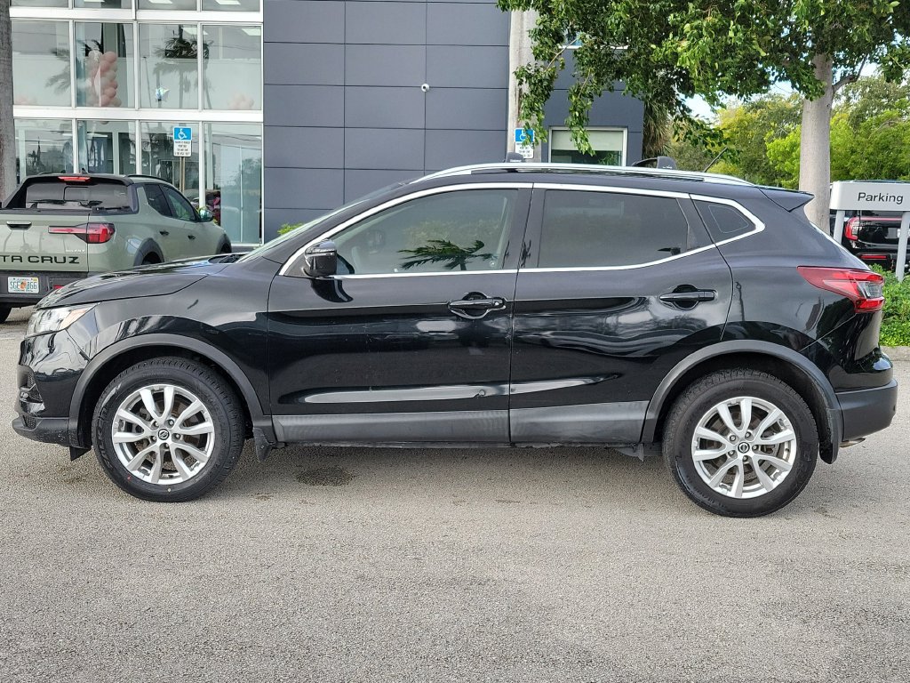 Certified 2020 Nissan Rogue Sport SV FWD image 11