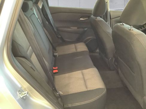 Used 2025 Nissan Rogue SV image 16