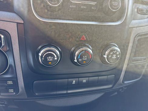 Used 2018 RAM 1500 Express AWD/4WD image 25