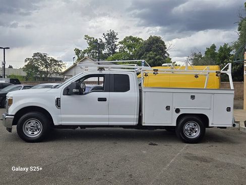 Used 2018 Ford F250 XL w/ Power Equipment Group RWD image 2