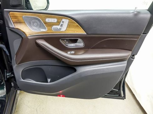 Used 2020 Mercedes-Benz GLS 450 4MATIC image 36