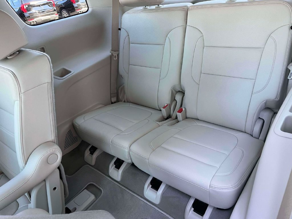 Certified 2020 GMC Acadia Denali w/ Technology Package FWD image 17