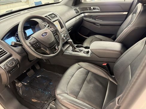 Used 2019 Ford Explorer Sport w/ Equipment Group 401A AWD/4WD image 4
