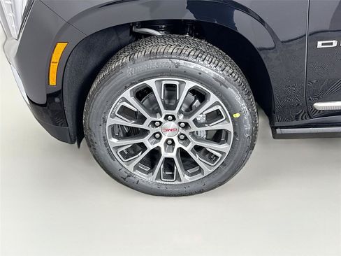 New 2026 GMC Yukon XL Denali w/ Sun & Power Step Package AWD/4WD image 27