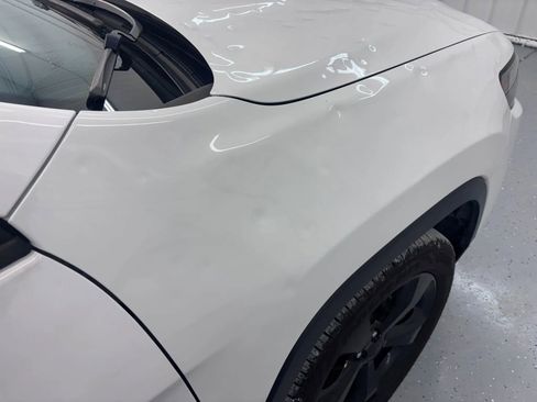 Used 2021 Jeep Cherokee Latitude Plus FWD image 26