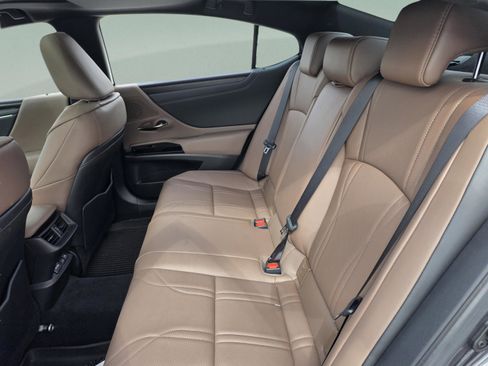 Used 2024 Lexus ES 300h w/ Technology Package image 20