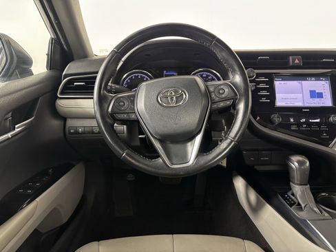 Used 2020 Toyota Camry SE image 38