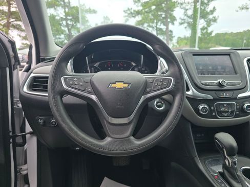 Certified 2023 Chevrolet Equinox LS w/ LS Convenience Package FWD image 12