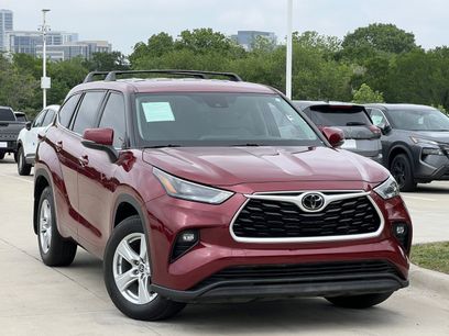 Used 2024 Toyota Highlander LE