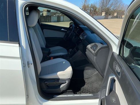 Used 2019 Volkswagen Tiguan SEL Premium R-Line AWD/4WD image 34