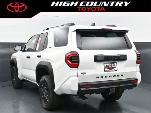 New 2026 Toyota 4Runner SR5 AWD/4WD image 4