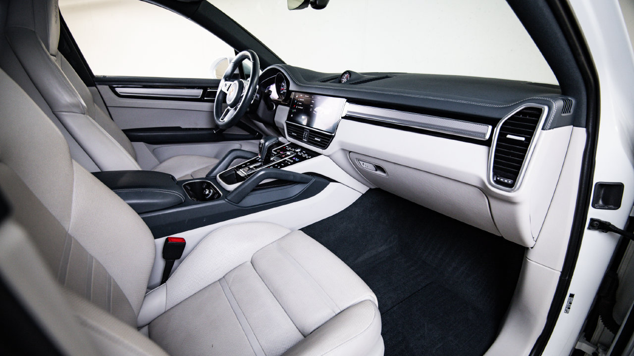 Certified 2022 Porsche Cayenne Coupe AWD/4WD image 28