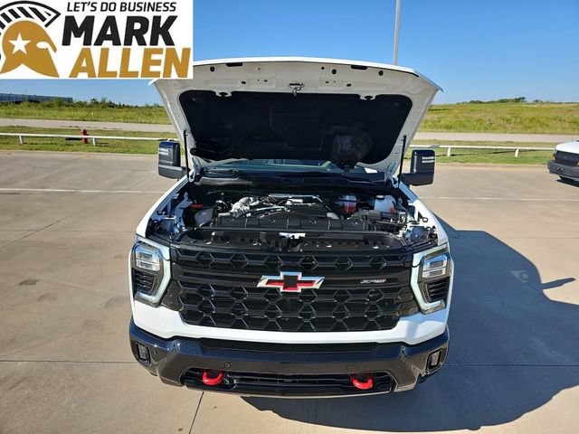 Used 2025 Chevrolet Silverado 2500 ZR2 w/ Technology Package AWD/4WD image 29