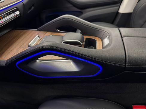 Used 2024 Mercedes-Benz GLE 350 4MATIC image 32