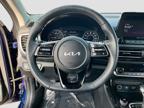 Used 2023 Kia Seltos SX AWD/4WD image 11