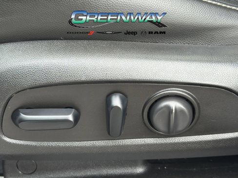 Used 2019 GMC Acadia SLT w/ LPO, Floor Liner Package FWD image 18