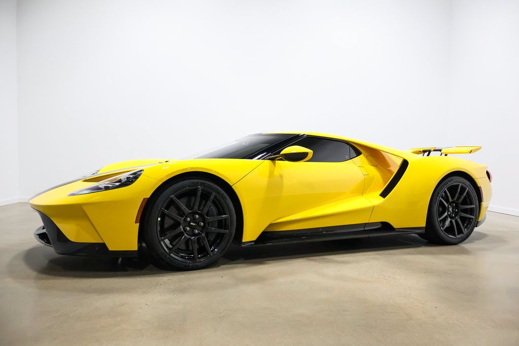 Used 2020 Ford GT Carbon Series RWD image 13