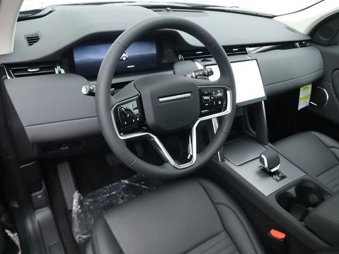 Used 2025 Land Rover Discovery Sport S image 10