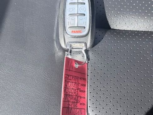 Used 2024 Chrysler Pacifica Touring-L image 42