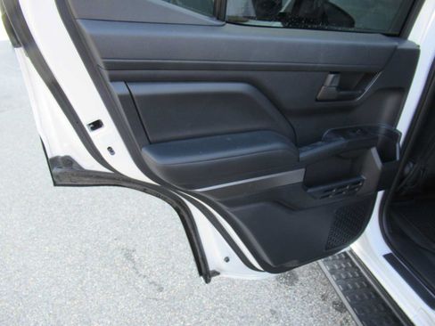 Used 2026 Toyota 4Runner SR5 AWD/4WD image 16