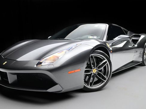 Used 2016 Ferrari 488 GTB image 1