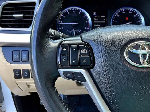 Used 2019 Toyota Highlander Limited Platinum AWD/4WD image 13