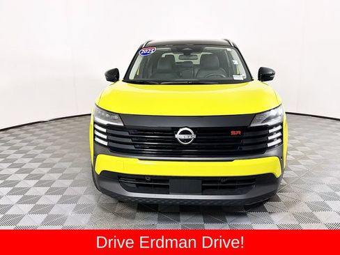 Used 2025 Nissan Kicks SR FWD image 2