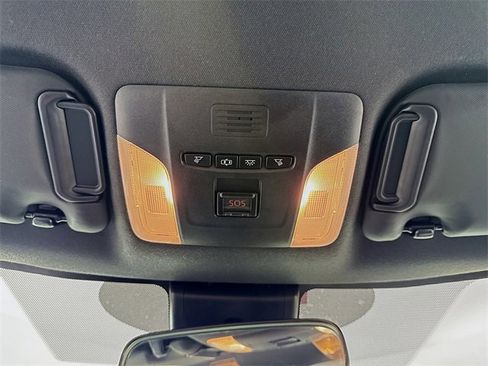 Used 2020 Toyota Corolla SE image 18