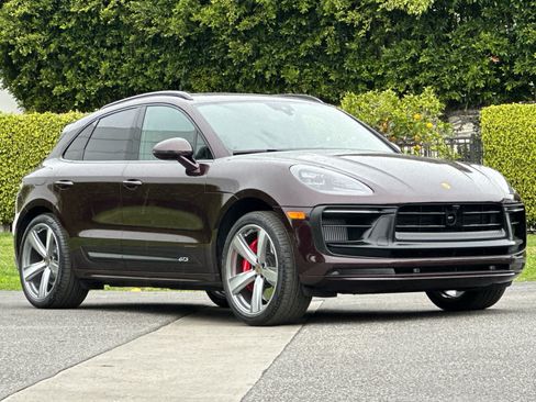Certified 2025 Porsche Macan GTS AWD/4WD image 10