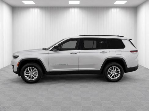 Used 2025 Jeep Grand Cherokee L Laredo RWD image 7