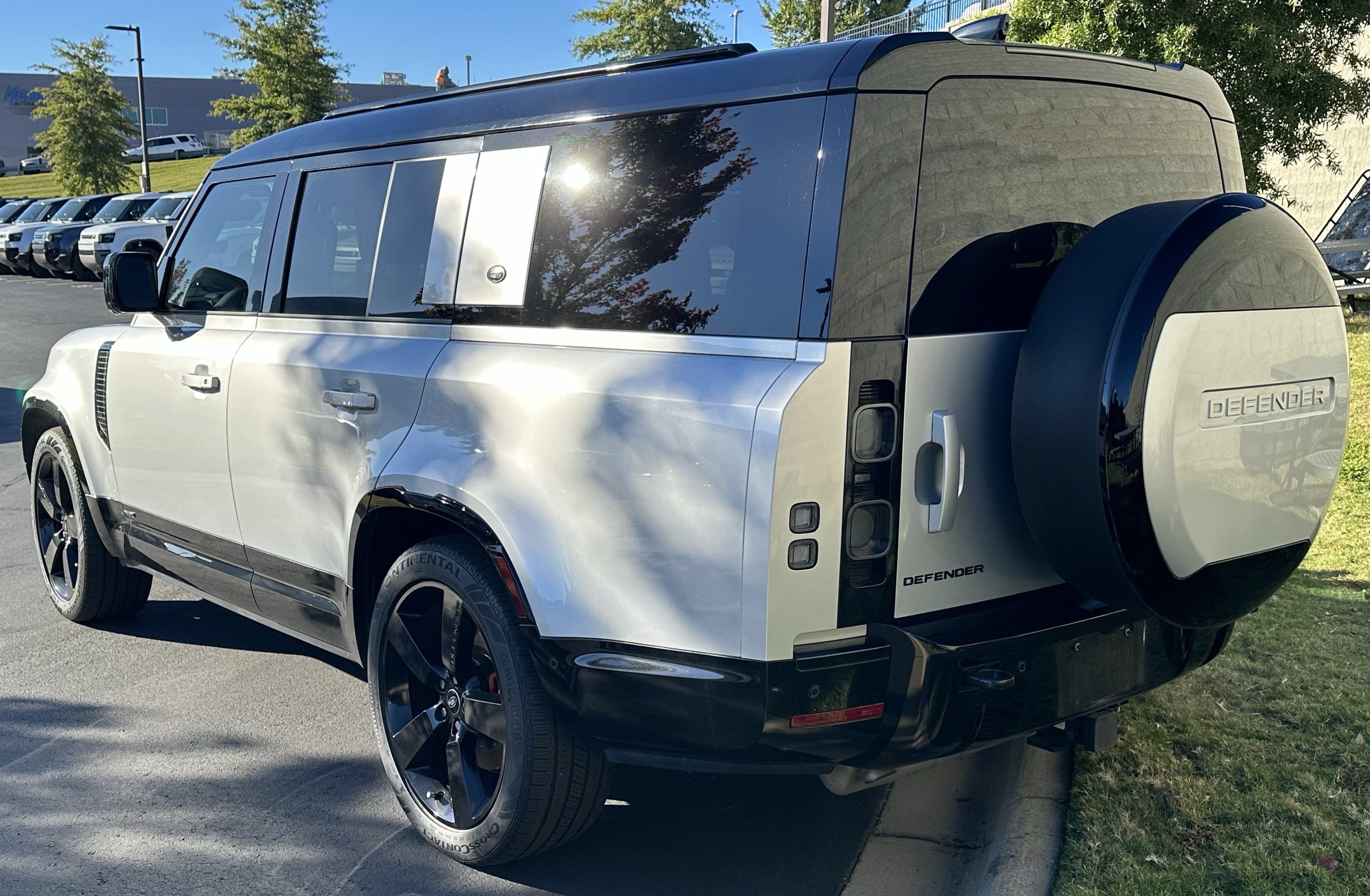 Used 2024 Land Rover Defender 130 X AWD/4WD image 5