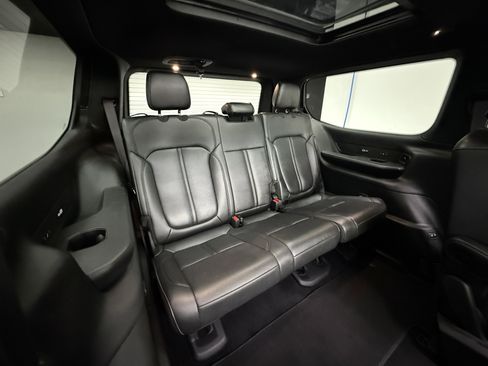 Used 2023 Jeep Wagoneer Series II image 29