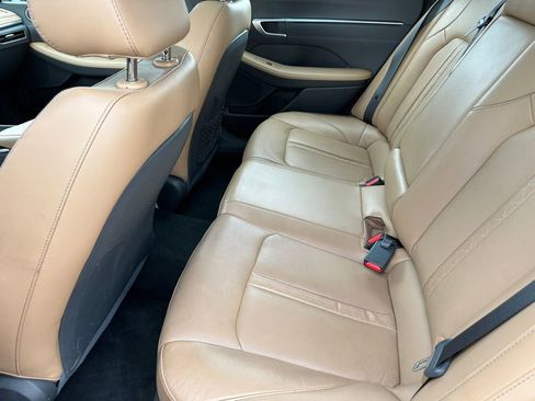 Used 2021 Hyundai Sonata Limited w/ Preferred Accessory Package image 19