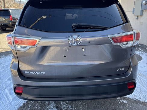 Used 2016 Toyota Highlander XLE image 6