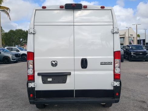 Used 2025 RAM ProMaster 2500 w/ Convenience Group image 6