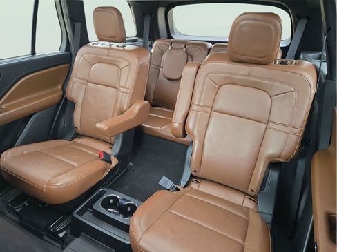 Used 2021 Lincoln Aviator Reserve w/ Equipment Group 201A RWD image 24