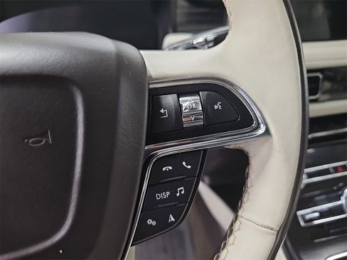 Used 2022 Lincoln Nautilus Black Label image 18