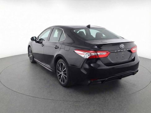 Used 2024 Toyota Camry SE image 5