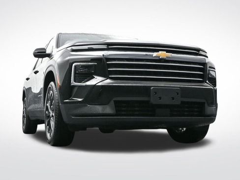 Certified 2025 Chevrolet Traverse LT w/ Sun and Wheel Package image 32