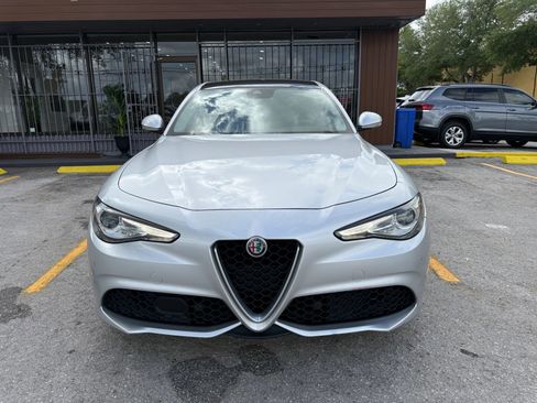 Used 2017 Alfa Romeo Giulia AWD image 2