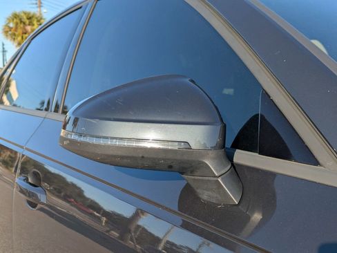 Used 2017 Audi A4 2.0T Premium image 10