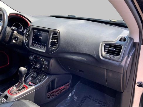 Used 2019 Jeep Compass Trailhawk AWD/4WD image 18