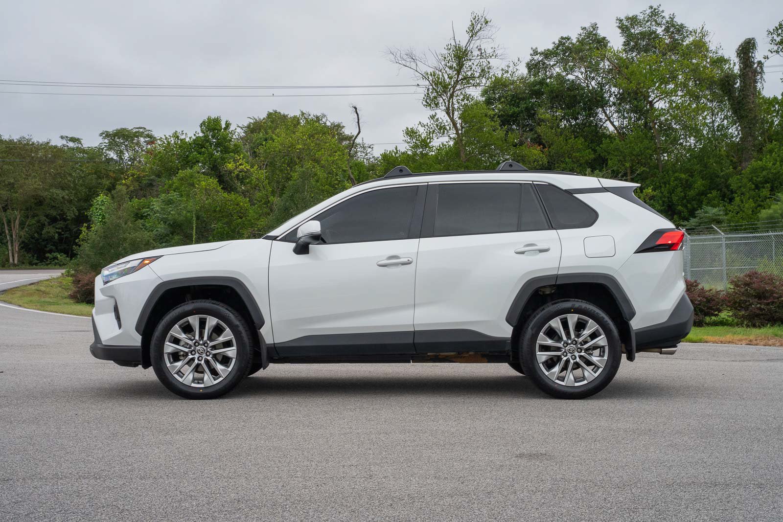 Used 2025 Toyota RAV4 XLE Premium FWD image 4