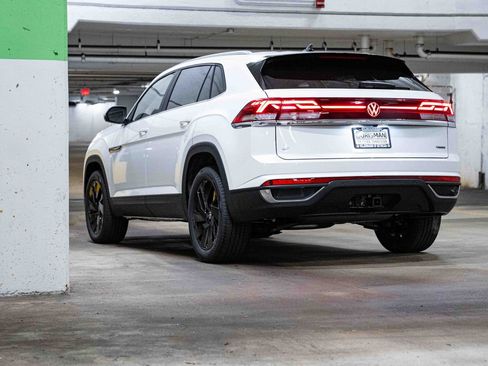 Used 2026 Volkswagen Atlas Cross Sport SE AWD/4WD image 5
