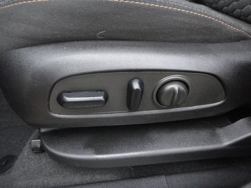 Used 2018 Chevrolet Equinox LT AWD/4WD image 11