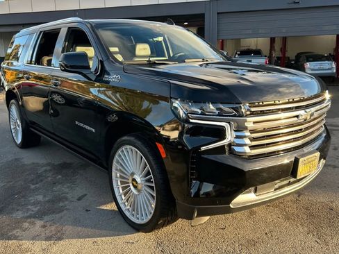 Used 2021 Chevrolet Suburban High Country w/ Premium Package image 6