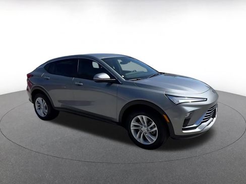 Used 2025 Buick Envista Preferred image 2