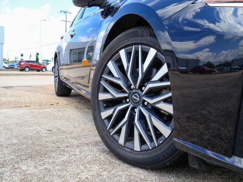Used 2025 Nissan Altima 2.5 SV FWD image 26