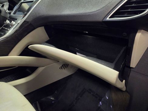 Used 2017 Lincoln MKX Reserve w/ Driver Assistance Package image 61